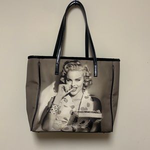 GUESS bag w Anna Nicole. Diamond detail on front